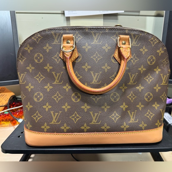 Vintage Louis Vuitton Alma PM- SO MUCH LIFE LEFT TO GIVE! 🥰 - Picture 2 of 7